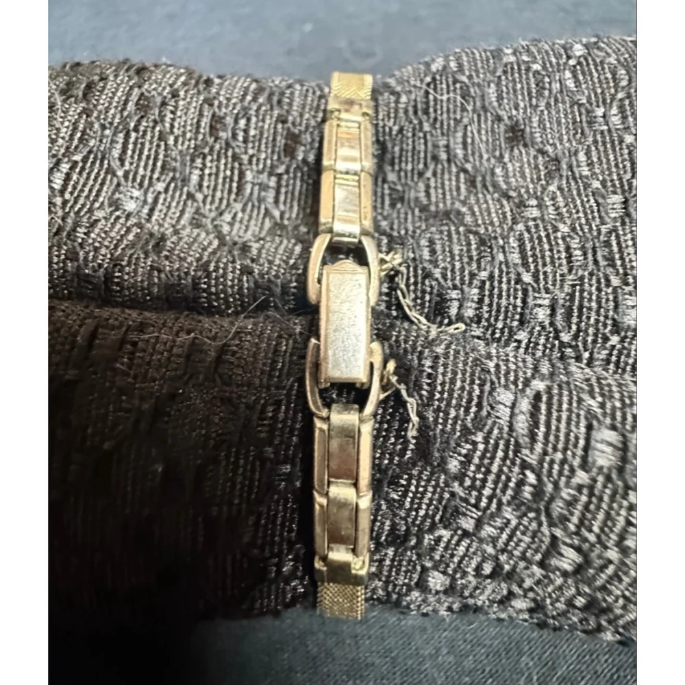 Bulova vintage 23